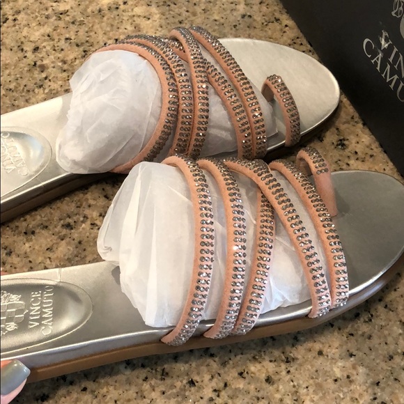 Vince Camuto Ezzina shoes - Picture 3 of 7